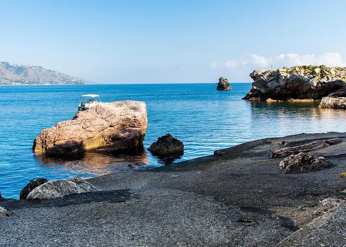 Agatha House Taormina-with Private Beach Appartamento